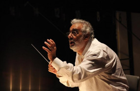 ep september 16 2013 - los angeles california united states placido domingo conducts during a dress