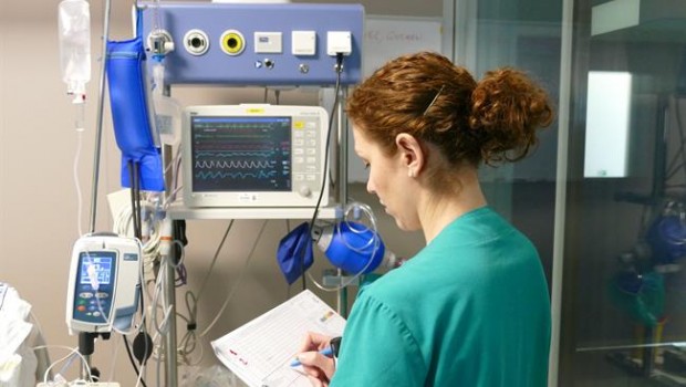 ep una enfermerauci realizarevision del checklist