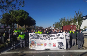 ep unos 600 trabajadores de nissan cortan la ronda litoral por la reindustrializacion