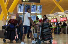 ep varias personas con maletas en el aeropuerto adolfo suarez madrid barajas a 1 de septiembre de ep varias personas con maletas en el aeropuerto adolfo suarez madrid barajas a 1 de septiembre de