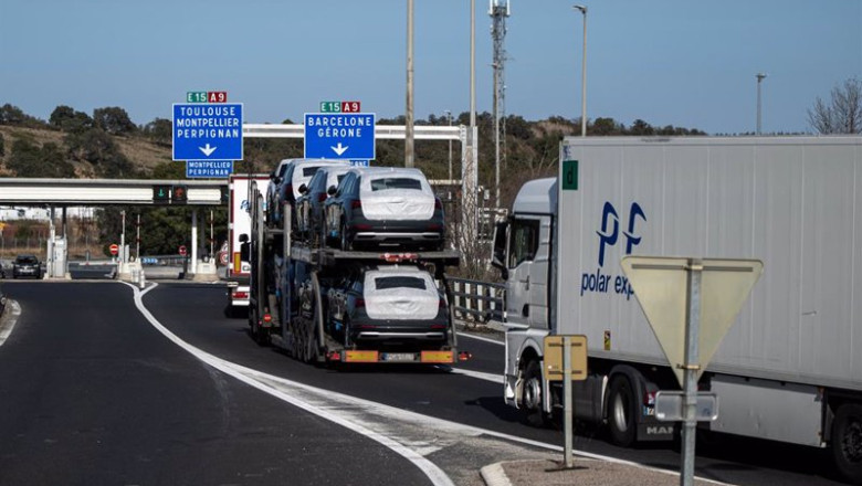 ep varios vehiculos circulan a 27 de enero de 2024 en le boulou francia ep varios vehiculos circulan a 27 de enero de 2024 en le boulou francia