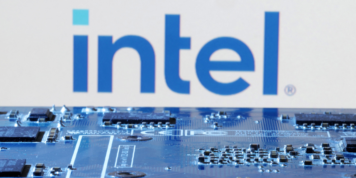 Intel se hunde: reduce sus pérdidas pero las ventas trimestrales decepcionan