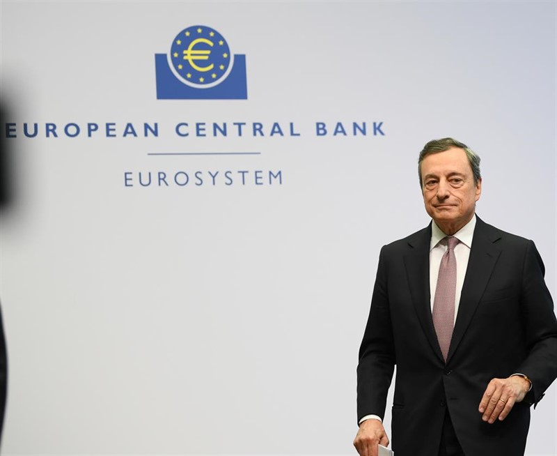 ep 25 july 2019 hessen frankfurt main mario draghi president of the european central bank ecb attendspress conference at the ecb headquarters the european central bank kept interest rates at record lows on thursday saying it plans to hold borrowi