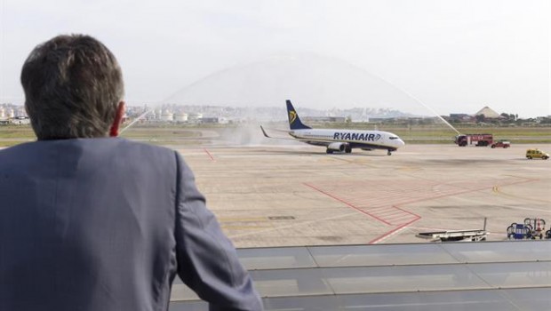 ep 900aeropuerto seve ballesterosel presidentecantabria miguel angel revilla