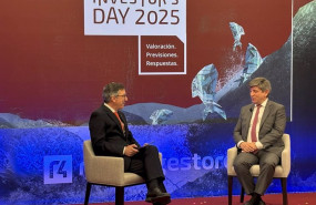 ep a la derecha el presidente de renta 4 gestora enrique sanchez del villar en el vi investors day