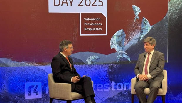 ep a la derecha el presidente de renta 4 gestora enrique sanchez del villar en el vi investors day ep a la derecha el presidente de renta 4 gestora enrique sanchez del villar en el vi investors day