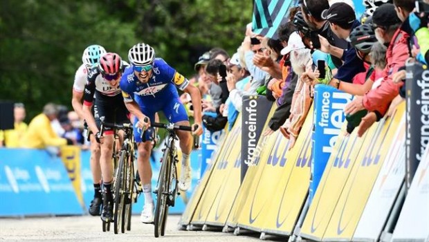 ep alaphilippe esprintadelantedan martin