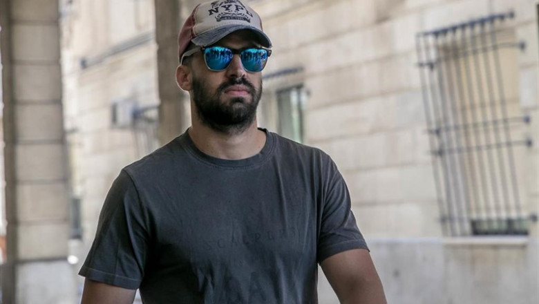 Antonio Manuel Guerrero, miembro de 'La Manada', a la llegada a los juzgados de Sevilla. | Jesús Prieto - Europa Press ep antonio manuel guerrero miembro de la manada allegadalos juzgadossevilla