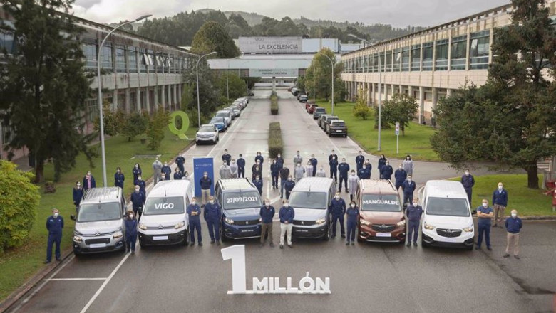 Archivo - Celebración en la planta de Stellantis Vigo tras superarse el millón de furgonetas de nueva generación producidas entre esta fábrica y la de Mangualde (Portugal). | GRUPO STELLANTIS - Archivo ep archivo celebracion en la planta de stellantis vigo tras superarse el millon de furgonetas de