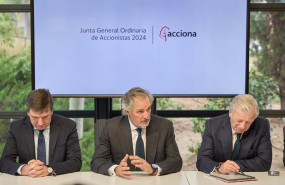 ep archivo   el ceo de acciona jose manuel entrecanales en el centro durante una rueda de prensa