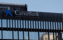ep archivo   fachada de un edificio de caixabank