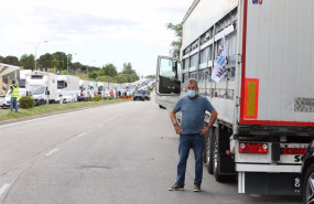 ep archivo   un camionero participa en la caravana de vehiculos parte de feria de madrid ifema
