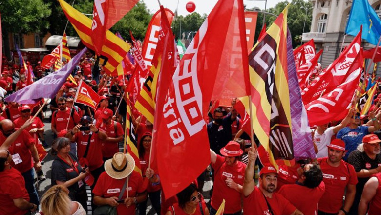 Banderines de CCOO en una imagen de archivo. | Cézaro De Luca - Europa Press ep banderines de ccoo en una imagen de archivo 20220629163603
