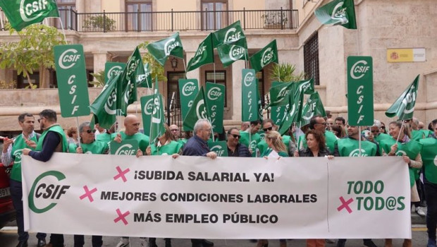 ep csif sale a la calle para pedir una subida salarial y mejoras en las condiciones laborales de los ep csif sale a la calle para pedir una subida salarial y mejoras en las condiciones laborales de los
