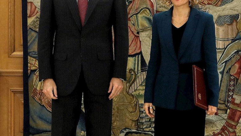 El rey Felipe VI y la presidenta del Congreso, Meritxell Batet, durante la audiencia hoy en el Palacio de La Zarzuela | Pool ep el rey felipe vi y la presidenta del congreso meritxell batet durante la audiencia hoy en el