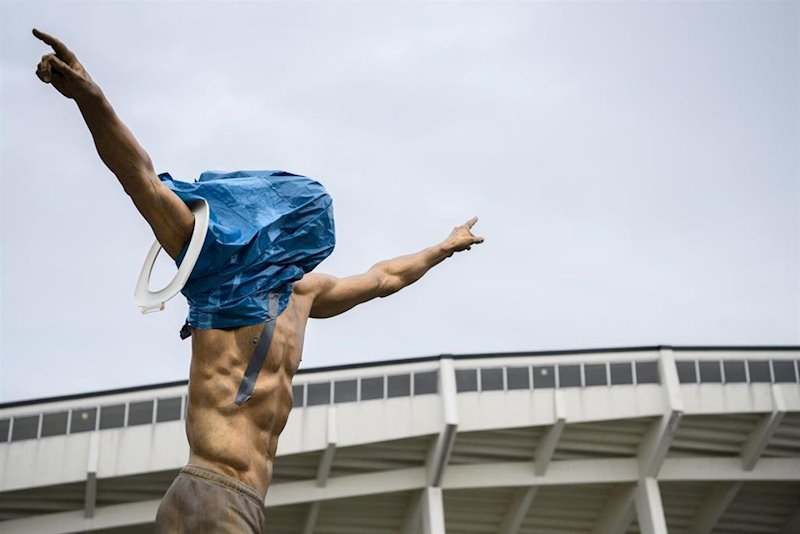 ep estatua vandaliza de ibrahimovic en suecia