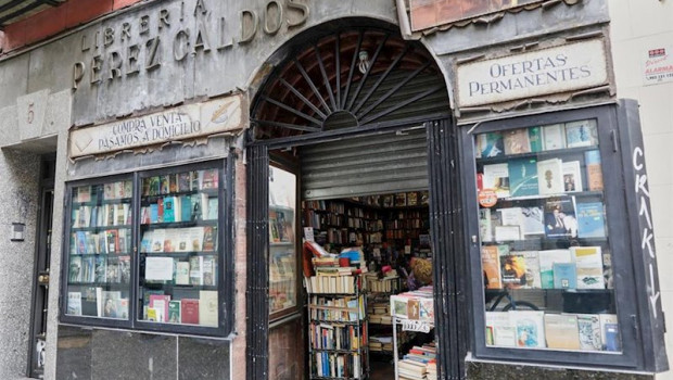 ep fachada de la libreria perez galdos en madrid