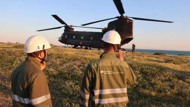 ep iberdrola dota de generadores a la isla de tabarca con la ayuda del ejercito tras los danos por
