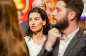 ep imagen de recurso de la portavoz del grupo vox en la asamblea de madrid rocio monasterio con su