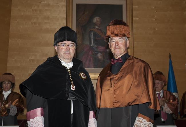 ep joseph j monagan investido doctor honoris causala upm