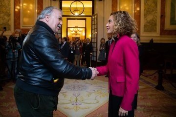 La presidenta del Congreso, Meritxell Batet, saluda a un ciudadano en las Jornadas de Puertas Abiertas | CONGRESO ep la presidenta del congreso meritxell batet saluda a un ciudadano en las jornadas de puertas