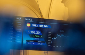 ep pantalla con datos del ibex en el palacio de la bolsa de madrid a 5 de agosto de 2026 en madrid