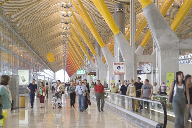 Pasajeros de Iberia en la T4 | IBERIA - Archivo ep pasajerosiberiala t4
