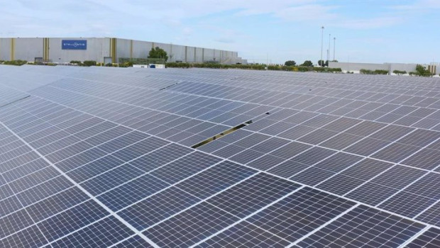 ep planta renovable de prosolia energy en la factoria de stellantis zaragoza
