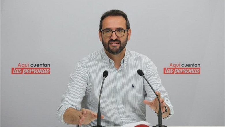 El secretario regional del PSOE, Sergio Gutiérrez, en rueda de prensa | PSOE ep secretario regionalpsoe sergio gutierrez en ruedaprensa