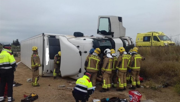 ep sucesos- muereconductorun camionvolcarla ap-7mont-roig tarragona