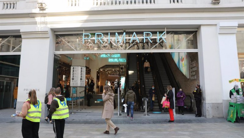 Tienda de Primark de Gran Vía, Madrid | Marta Fernández Jara - Europa Press - Archivo ep transeuntes pasan al lado del primark de gran via en madrid