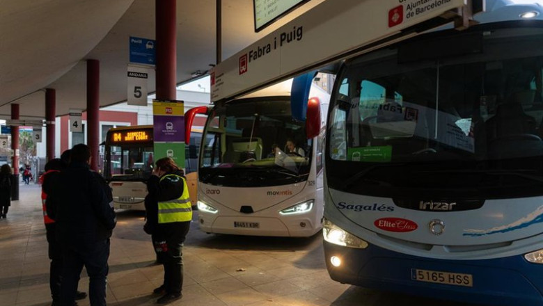 ep archivo   autobuses en la estacion de fabra i puig a 23 de enero de 2026