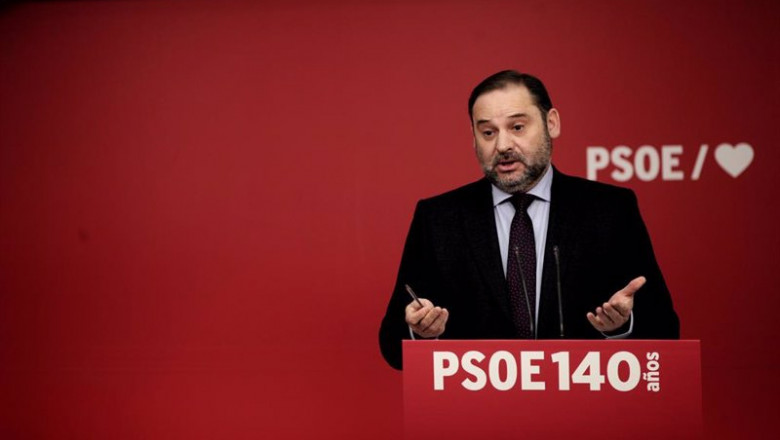 Archivo - El ministro de Transportes, José Luis Ábalos, durante una intervención posterior a una reunión de la Ejecutiva Federal del PSOE | Eduardo Parra - Europa Press - Archivo ep archivo el ministro de transportes jose luis abalos durante una intervencion posterior a una