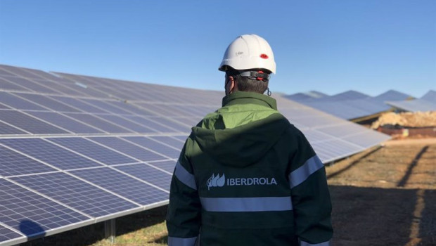 ep archivo   el parque fotovoltaico olmedilla de iberdrola en cuenca