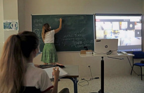 ep archivo   profesora dando clase