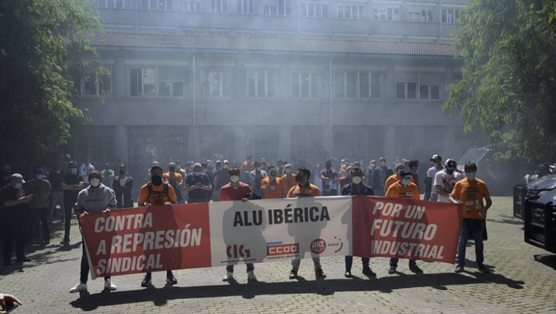 ep archivo protesta de trabajadores de alu iberica en a coruna ep archivo protesta de trabajadores de alu iberica en a coruna