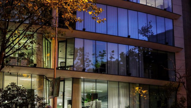 Archivo - Un edificio de oficinas con las luces encendidas | Jesús Hellín - Europa Press - Archivo ep archivo un edificio de oficinas con las luces encendidas