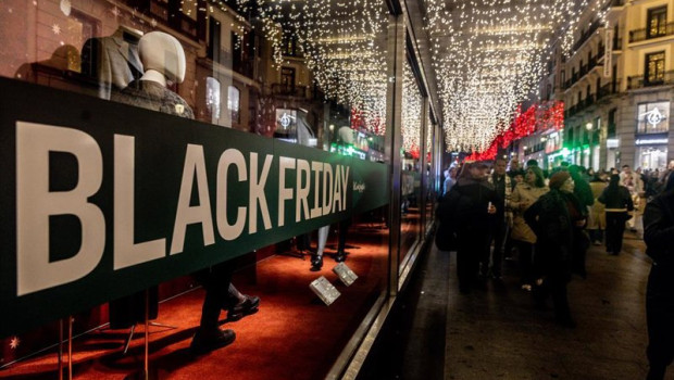 ep archivo   un escaparate con ofertas por el black friday que se celebra cada ano en noviembre