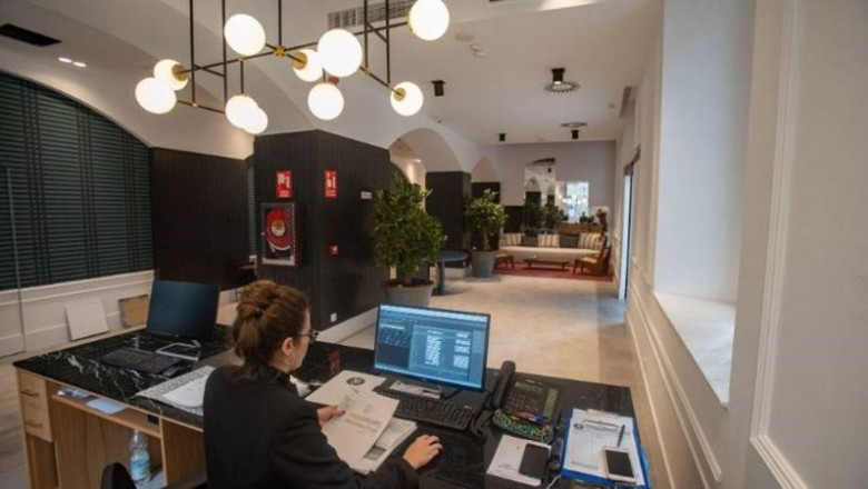 ep archivo una trabajadora de la cadena soho boutique hotels ep archivo una trabajadora de la cadena soho boutique hotels