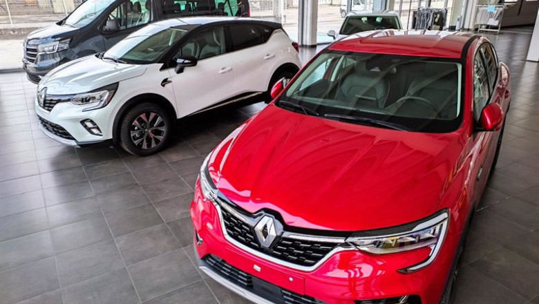 ep archivo   vehiculos a la venta en un concesionario