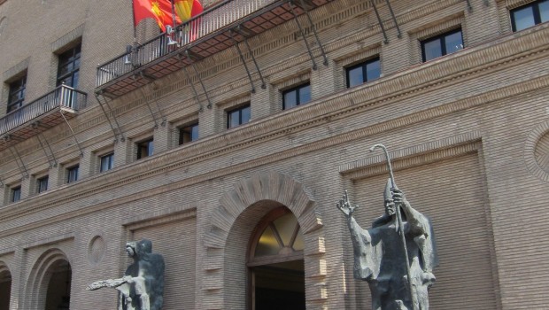 ep banderasmedia astaayuntamientozaragozaatentados cataluna