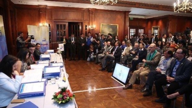 ep cneecuador confirmalenin morenovencedorlas elecciones