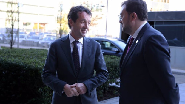 ep de izquierda a derecha el presidente de indra angel escribano y el presidente del principado de ep de izquierda a derecha el presidente de indra angel escribano y el presidente del principado de