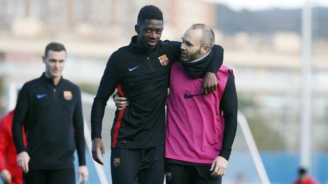 Dembele e Iniesta entrenando con el Barcelona | MIGUEL RUIZ /FCB ep dembele e iniesta entrenandobarcelona
