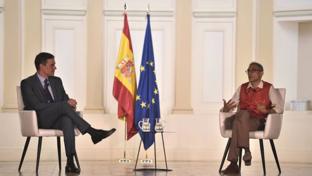 ep el presidente del gobierno pedro sanchez i y el premio nobel de ciencias economicas abhijit