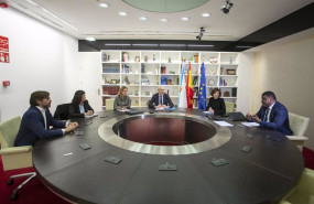 ep el vicepresidente primero de la xunta francisco conde este viermes con los representantes de ep el vicepresidente primero de la xunta francisco conde este viermes con los representantes de