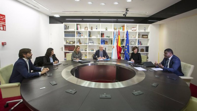 ep el vicepresidente primero de la xunta francisco conde este viermes con los representantes de ep el vicepresidente primero de la xunta francisco conde este viermes con los representantes de