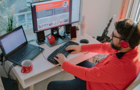 ep empleado de vodafone espana trabajando