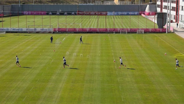 ep entrenamiento del bayern de munich con medidas de seguridad