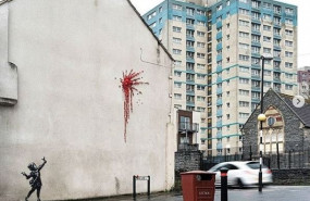 ep fotografia del mural de bansky realizado en bristol publicada por el artista en su perfil de